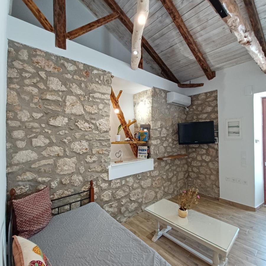Alekos Cozy Stone 2br Karya Center Prázdninový dům Kariá
